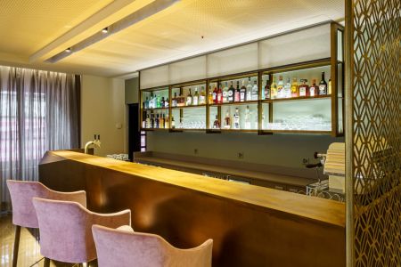 Le nouveau bar de l'Hôtel Du Nord à Interlaken, Suisse